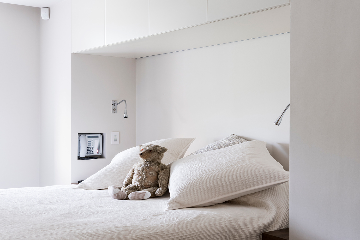 Minimalist Bedroom | Knightsbridge